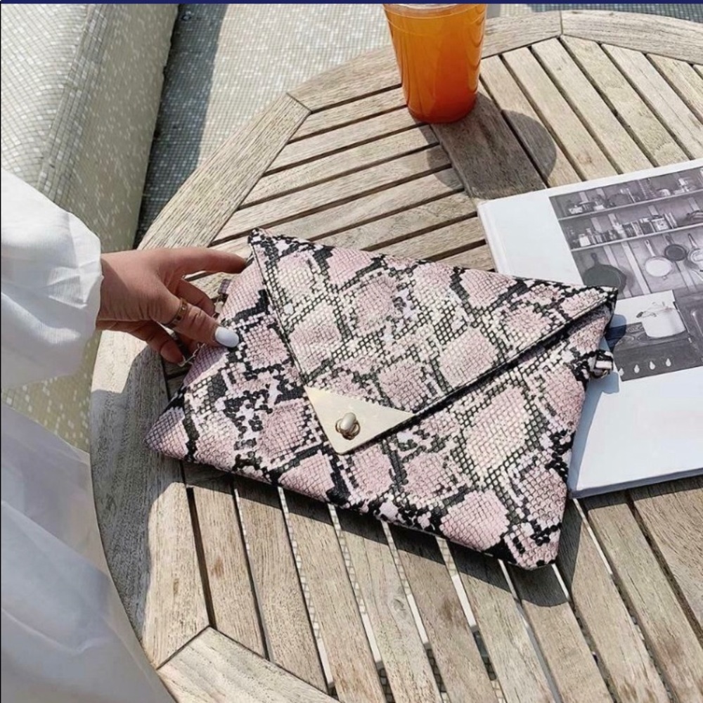 Snakeskin Animal Print Envelope Clutch Bag - Picture 5 of 8